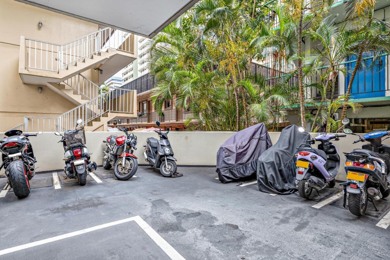Modern Waikiki Condo Perfect For Beach Getaway! Гонолулу Экстерьер фото