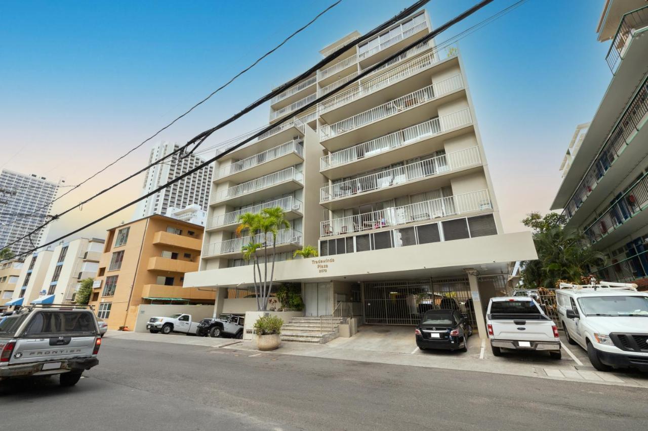 Modern Waikiki Condo Perfect For Beach Getaway! Гонолулу Экстерьер фото